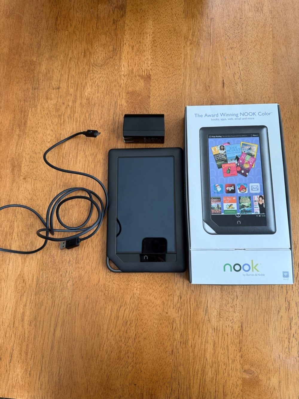 Nook Color eBook Reader in Black with Charger and Original Box